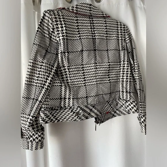 White House Black Market Houndstooth Blazer size 6P NWOT. Never worn - Picture 4 of 7